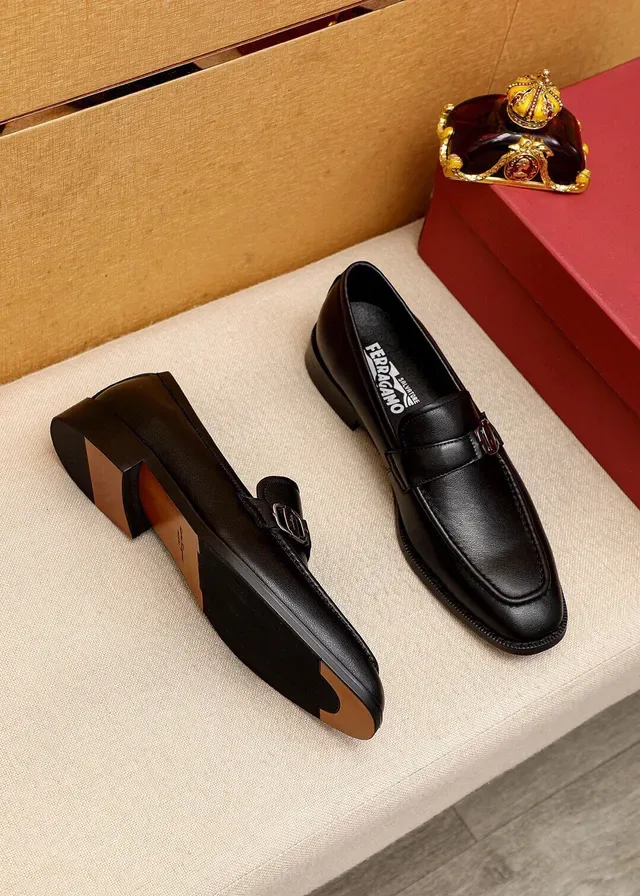 Salvatore Ferragamo Gancini لوفر جلد أسود بكل حصان 8