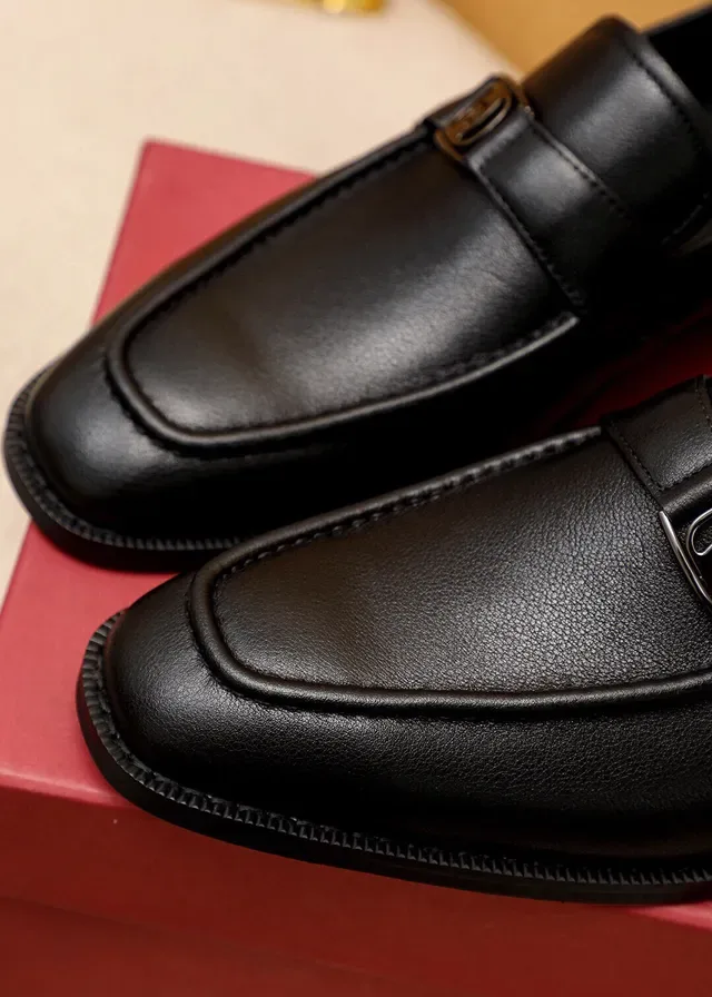 Salvatore Ferragamo Gancini Mocassins en Cuir Noir 5