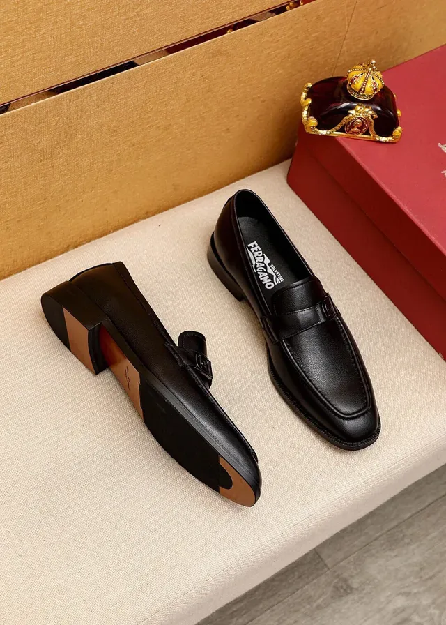Salvatore Ferragamo Gancini Mocassins en Cuir Noir 9