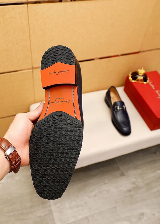Salvatore Ferragamo Gancini لؤفر بحري جلد مقعر سهل الارتداء لؤفر 8