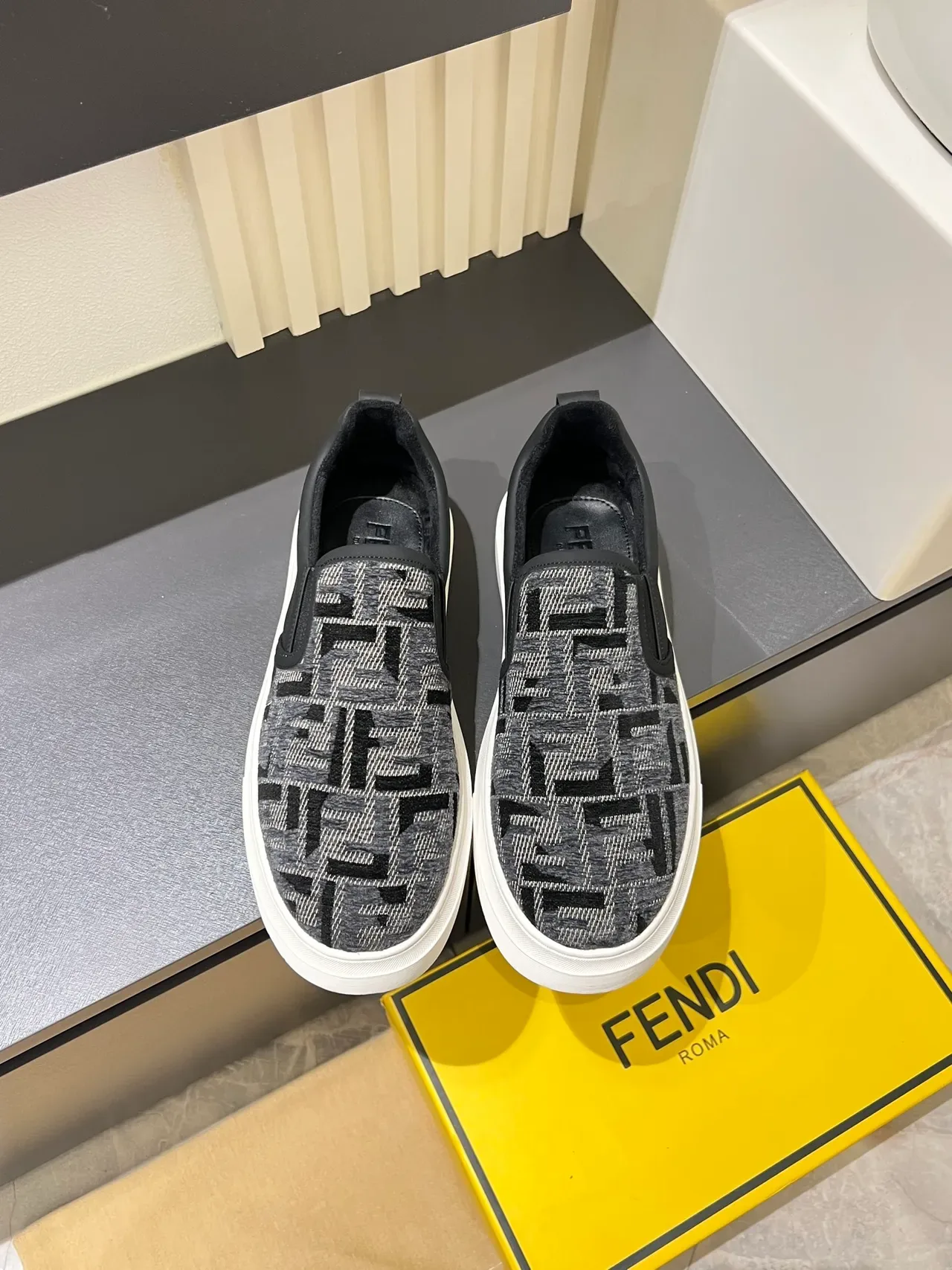 Supreme Tênis Lifestyle Cinza Preto Branco Monogram Knit Slip-On 5