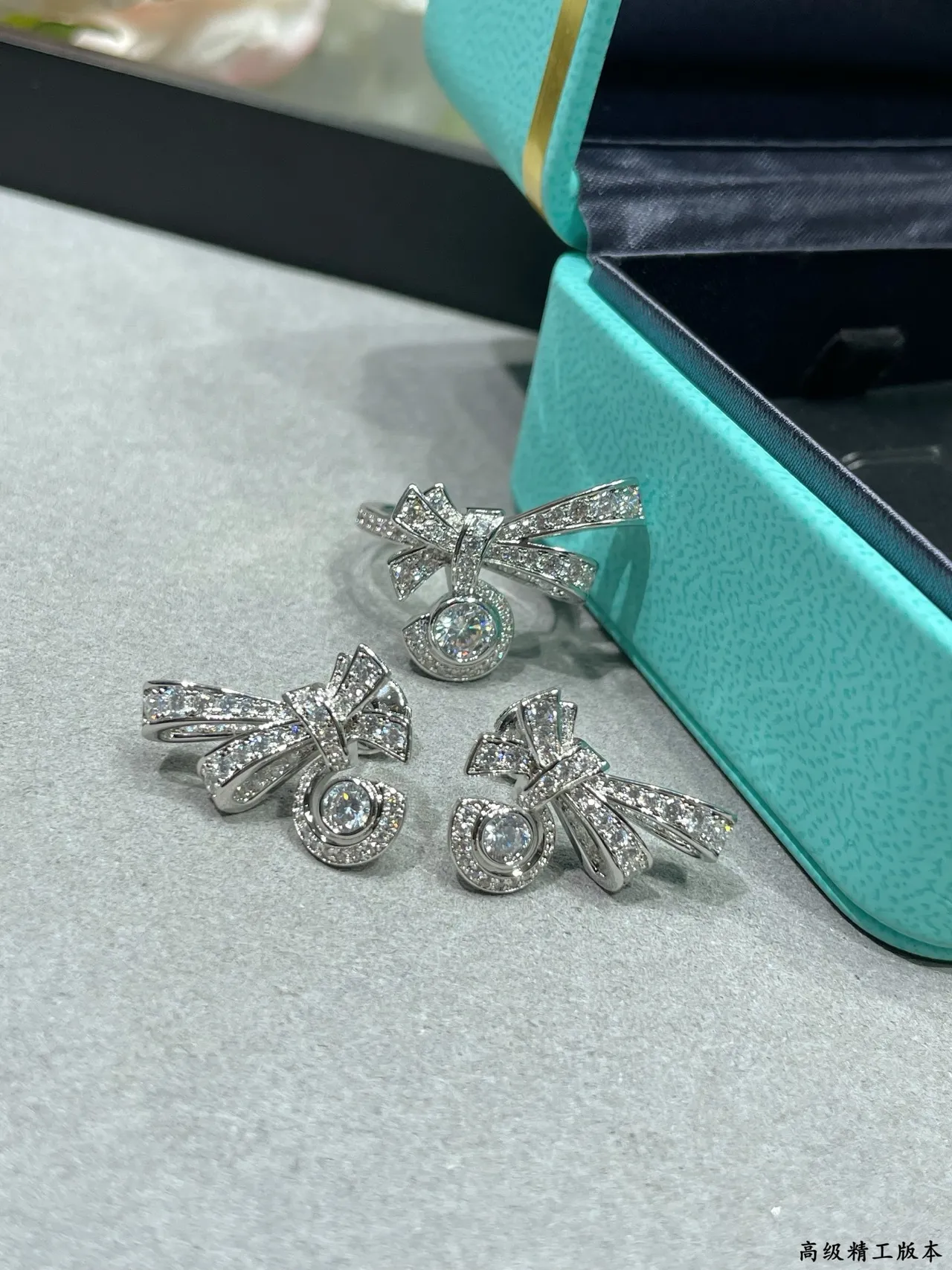 Tiffany & Co. 蝴蝶结 Pavé 钻石 光环 胸针 7