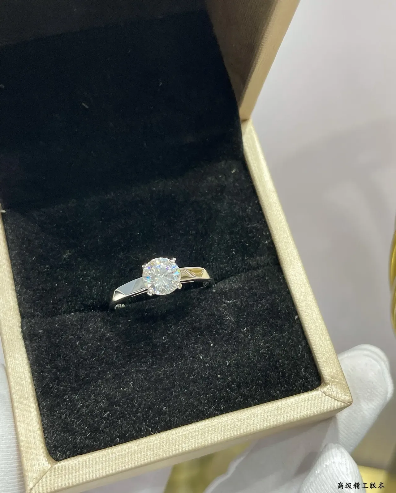 Tiffany & Co. Tiffany Setting 圆形明亮切割 单戒戒指 7