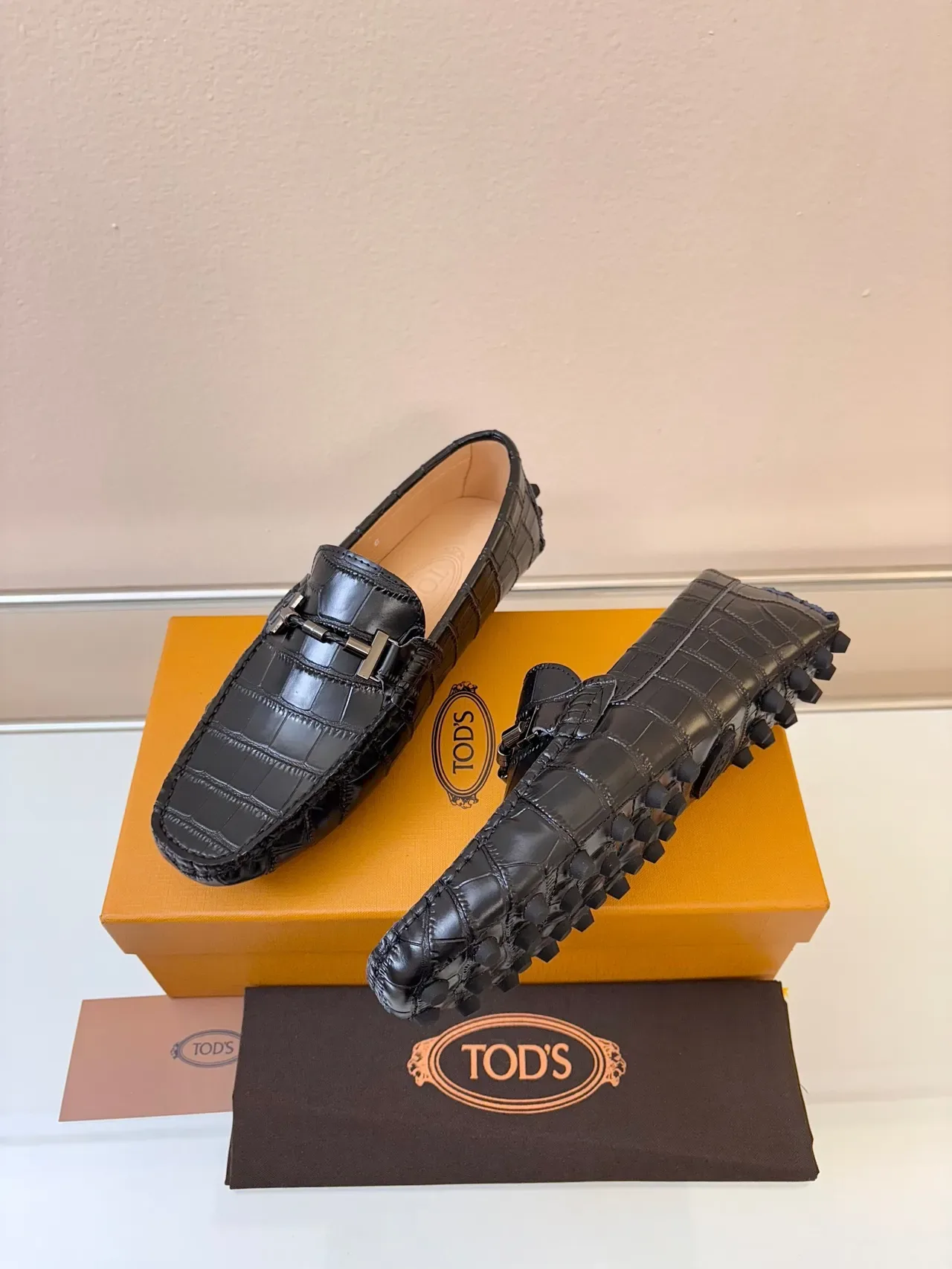 Tod's Gommino কালো কুমির এমবসড লেদার হর্সবিট বাকল লোফার 2