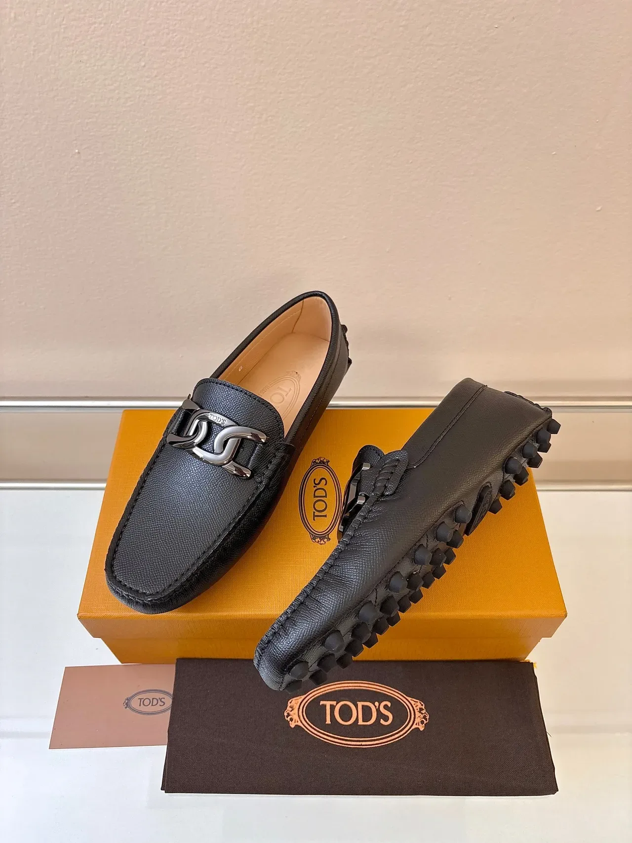 Tod's Gommino Loafer 黑色 纹理皮革 鹅卵石底 乐福鞋 2