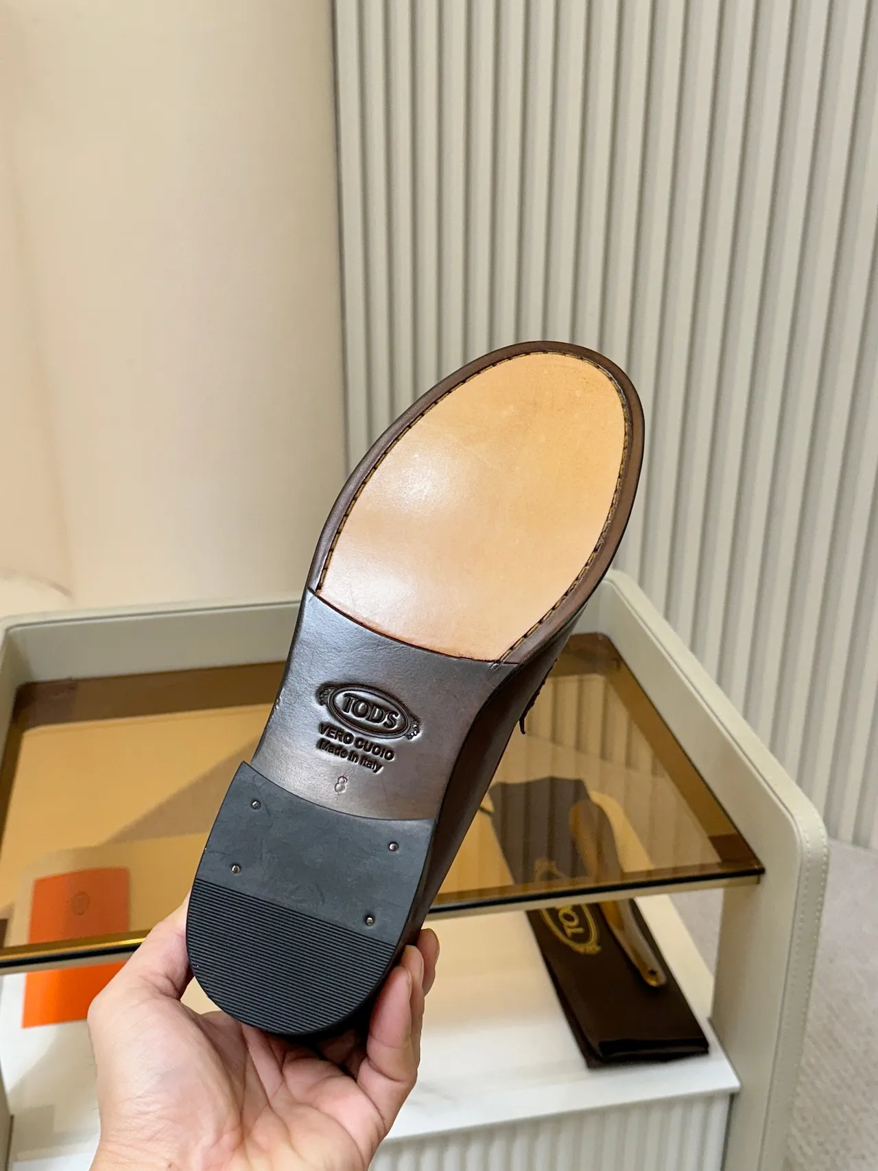 Tod's Horsebit Loafer भूरा सोने का चमकदार चमड़े का बकल लूफर 2
