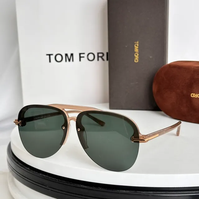 Tom Ford Double-Bar Temple Gafas de sol con temple negro y dorado con inlay metálico 6