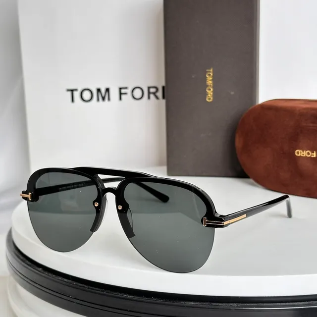 Tom Ford Double-Bar Temple Gafas de sol con temple negro y dorado con inlay metálico 7