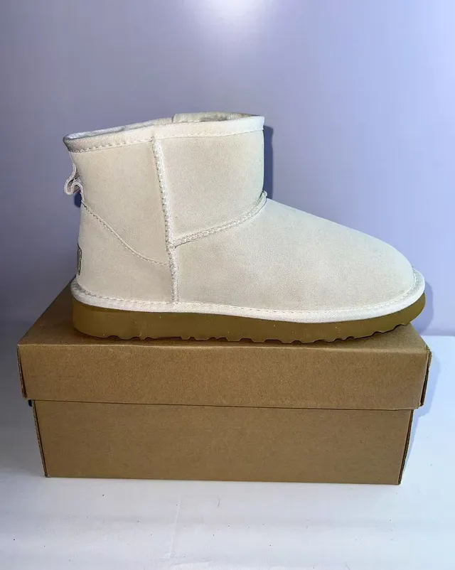 UGG 米棕色 短踝 双针缝 雪靴 3