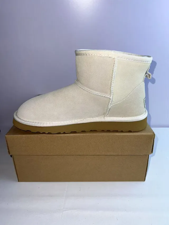 UGG 米棕色 短踝 双针缝 雪靴 4