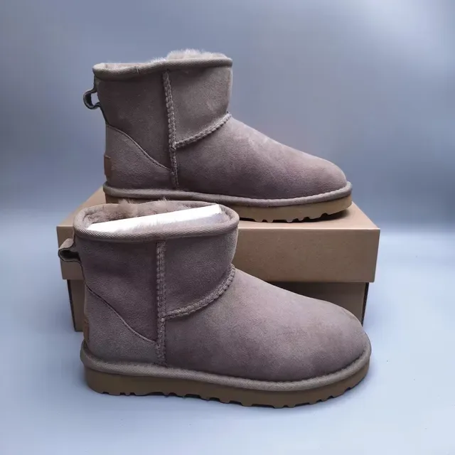 UGG أحذية الثلج بيج براون سويد أنتم مبطنة بشيرلينج كاف 6