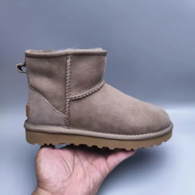UGG أحذية الثلج بيج براون سويد أنتم مبطنة بشيرلينج كاف 7