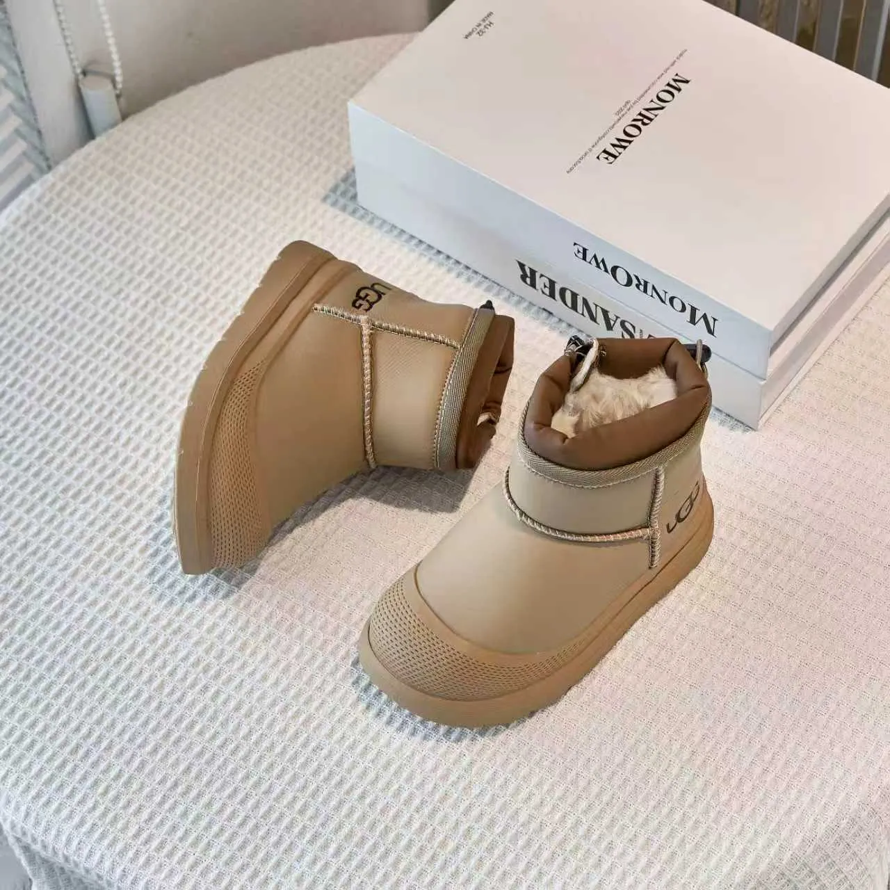 UGG Beige Marrón con cremallera forradas con shearling botas de nieve 4