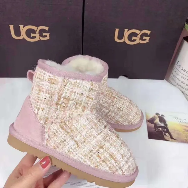 UGG أحذية ثلج بيج وردي علوى منسوج تود كم مموج 9