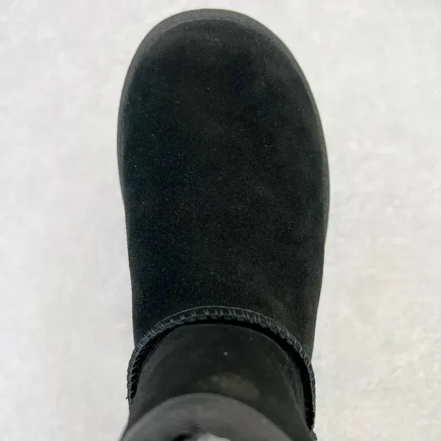 UGG 黑色 平台鞋底 麂皮面 雪靴 4