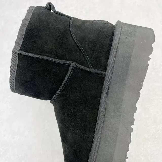 UGG 黑色 平台鞋底 麂皮面 雪靴 7