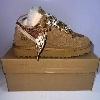 UGG Marrón Beige Ante Superior Forro Shearling Sneakers Lifestyle