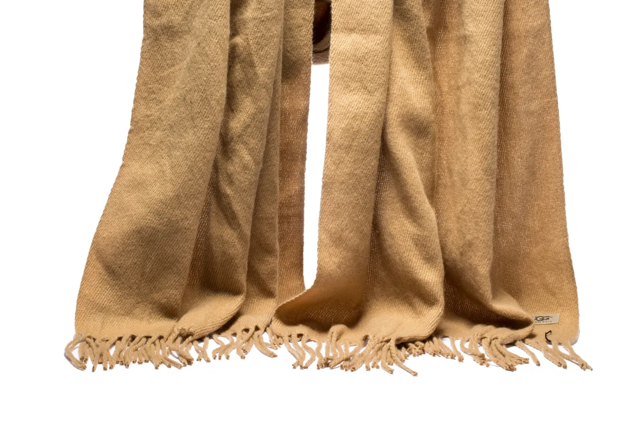 UGG Classic Beige Écharpe de Cachemire Tricotée à Franges 3