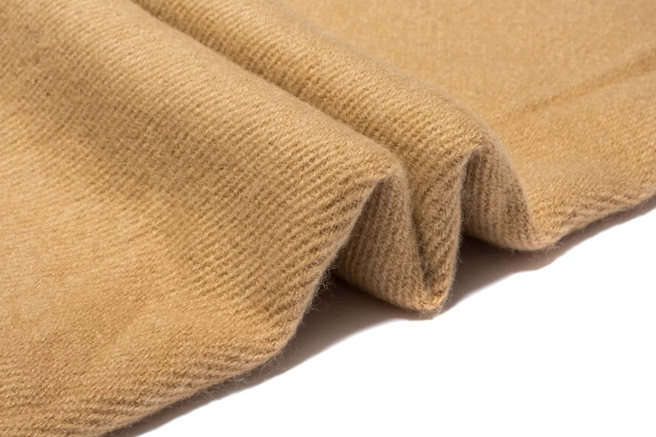 UGG Classic Beige Écharpe de Cachemire Tricotée à Franges 7