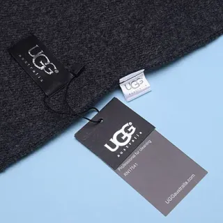 UGG Classic أسود كثيف نسيج نصي حواف مزخرفة وشاح كشمير