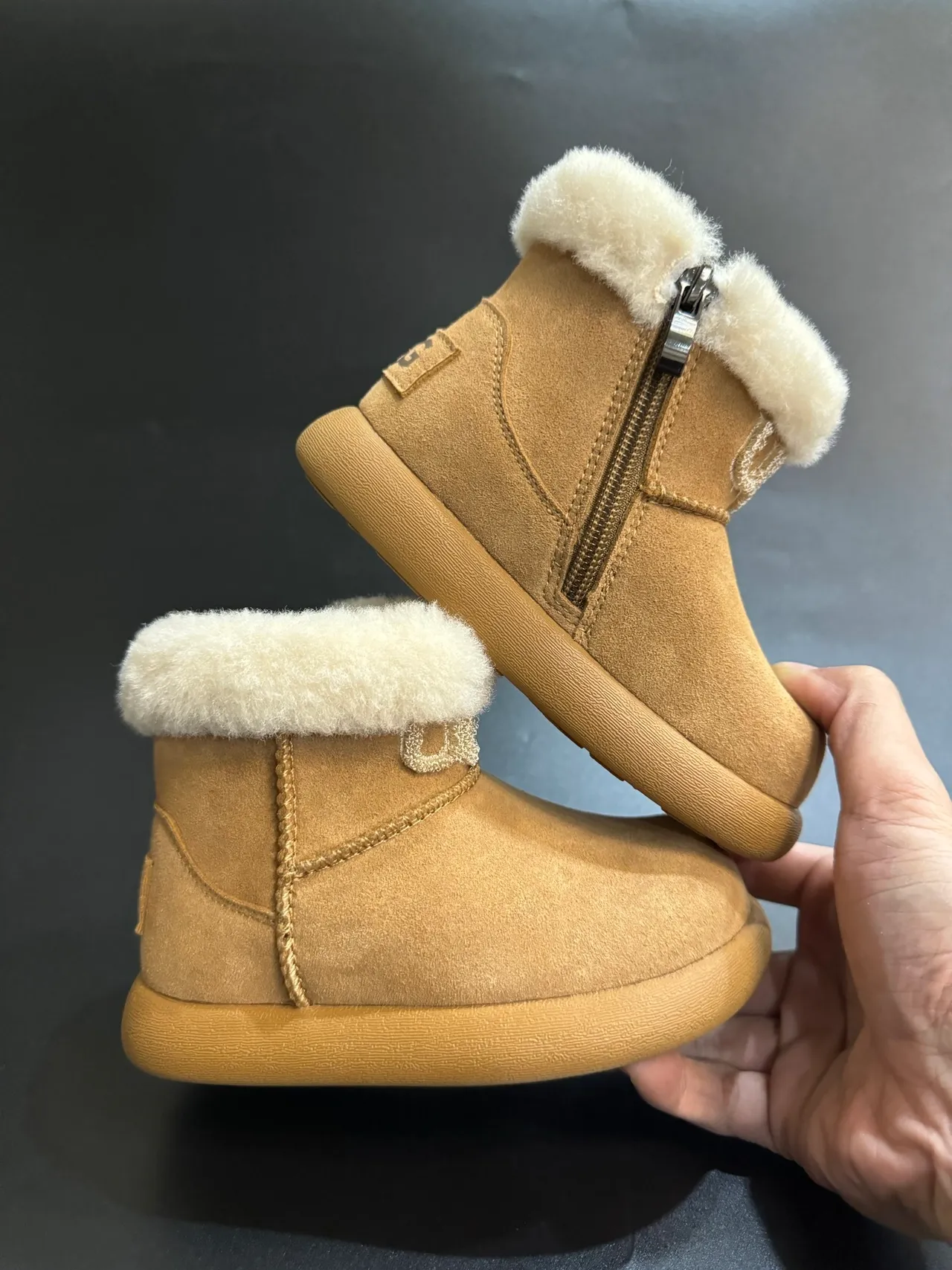 UGG Classic Mini 米色麂皮羊毛护腿雪靴 12