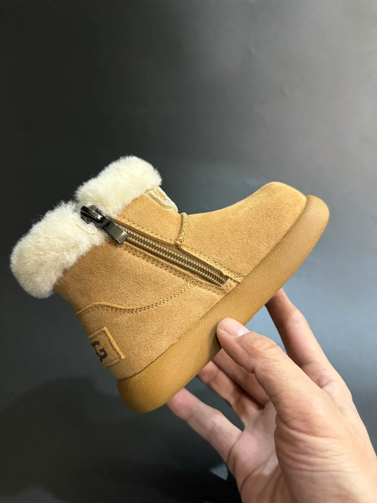 UGG Classic Mini 米色麂皮羊毛护腿雪靴 13