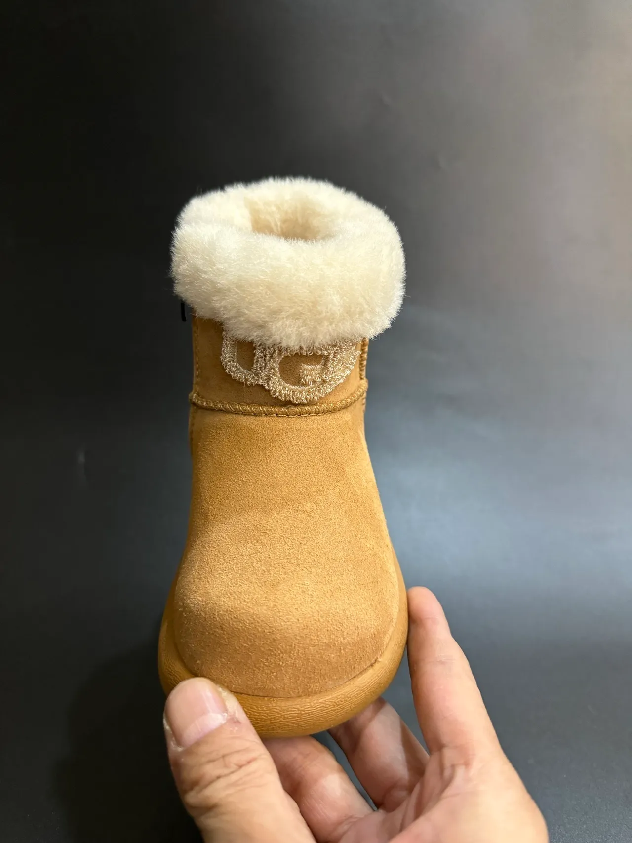 UGG Classic Mini 米色麂皮羊毛护腿雪靴 18