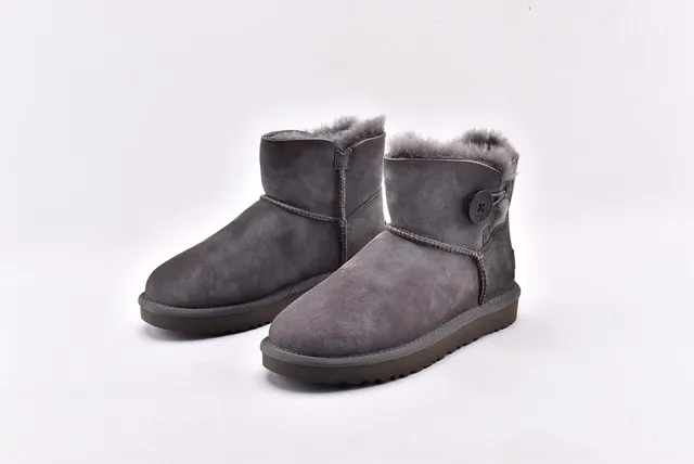 UGG Classic Mini Button 炭灰色雪靴 2