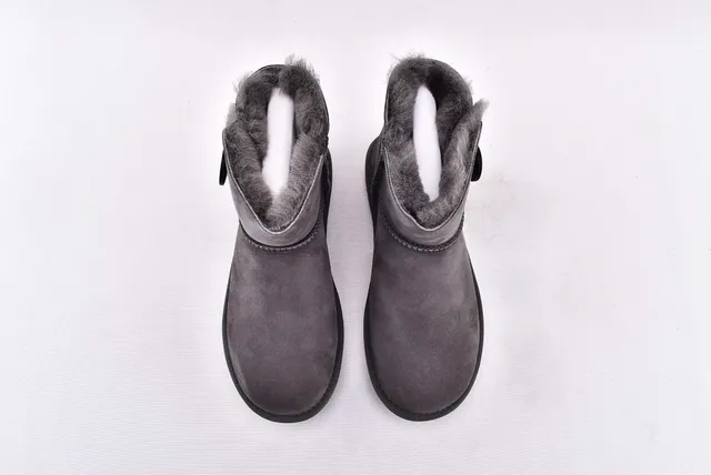 UGG Classic Mini Button 炭灰色雪靴 3