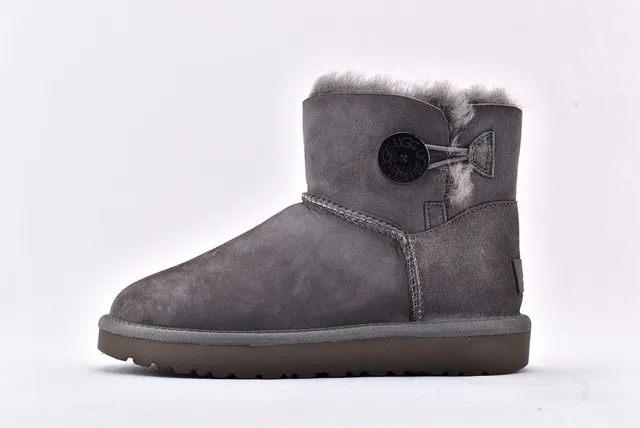 UGG Classic Mini Button 炭灰色雪靴 8