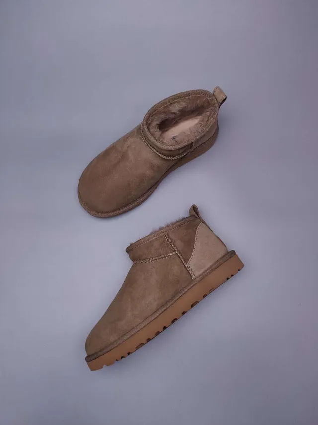 UGG Classic Mini Chestnut Suede Snow Boots 11