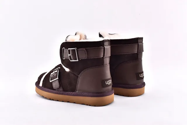 UGG क्लासिक मिनी शियरलिंग लाइन बकल स्ट्रैप स्नो बूट 14