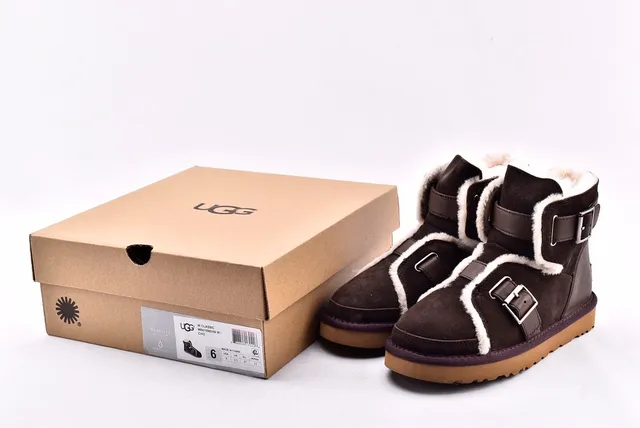 UGG क्लासिक मिनी शियरलिंग लाइन बकल स्ट्रैप स्नो बूट 15
