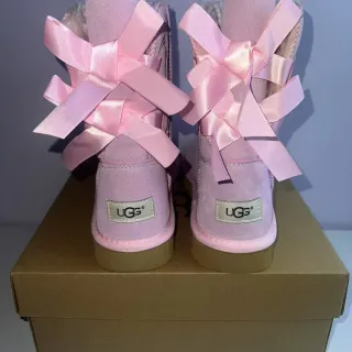 UGG क्लासिक गुलाबी भूरा सूड ऊपरी शियरलिंग लाइनिंग स्नो बूट