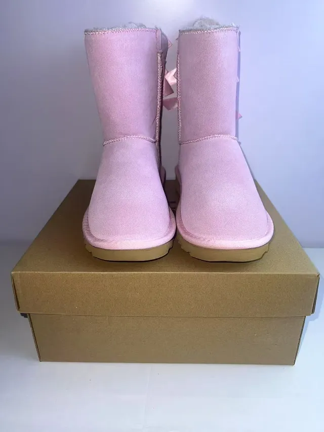 UGG Classic Botas de Nieve con Upper de Ante Rosa Marrón y Forro de Shearling 5