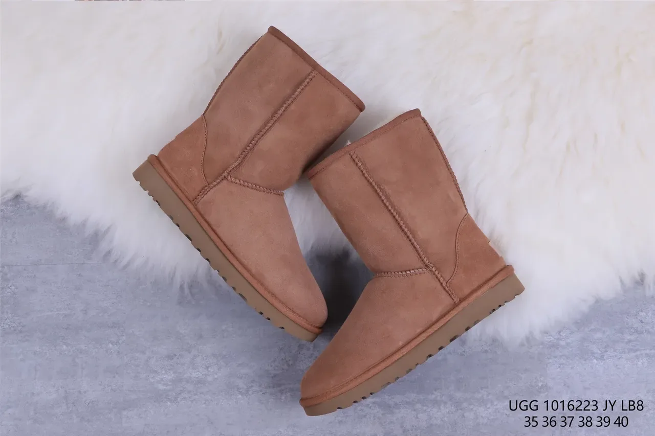 UGG Classic Short Botas de Nieve de Ante Marrón Forradas con Shearling 7