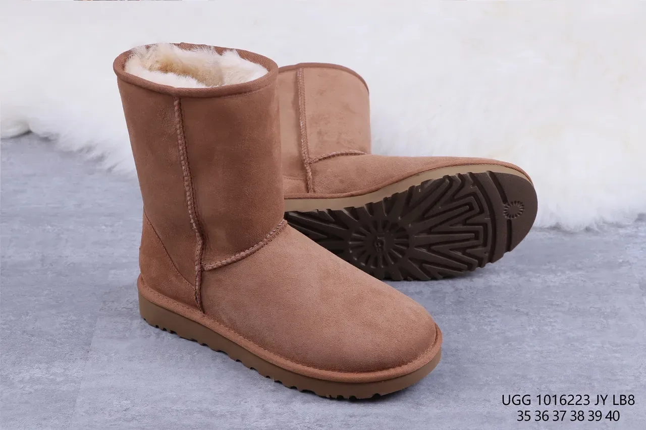 UGG Classic Short Botas de Nieve de Ante Marrón Forradas con Shearling 10