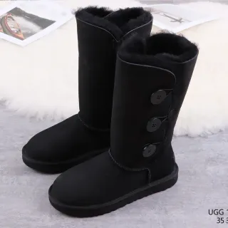UGG 经典高筒扣黑色雪靴