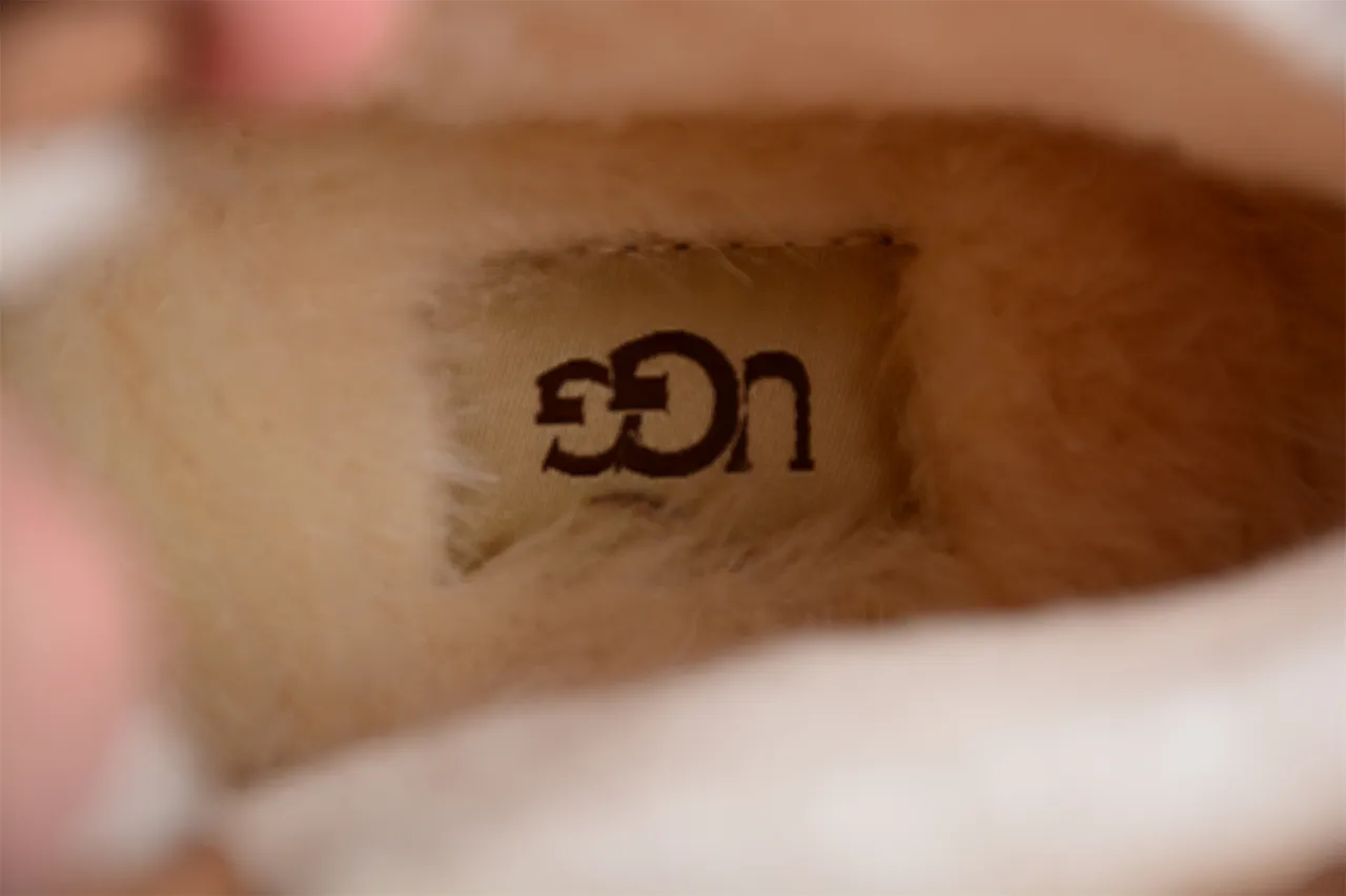 UGG তান স্যুয়েড স্ট্র্যাপ ক্লোজার স্নো বুট 4