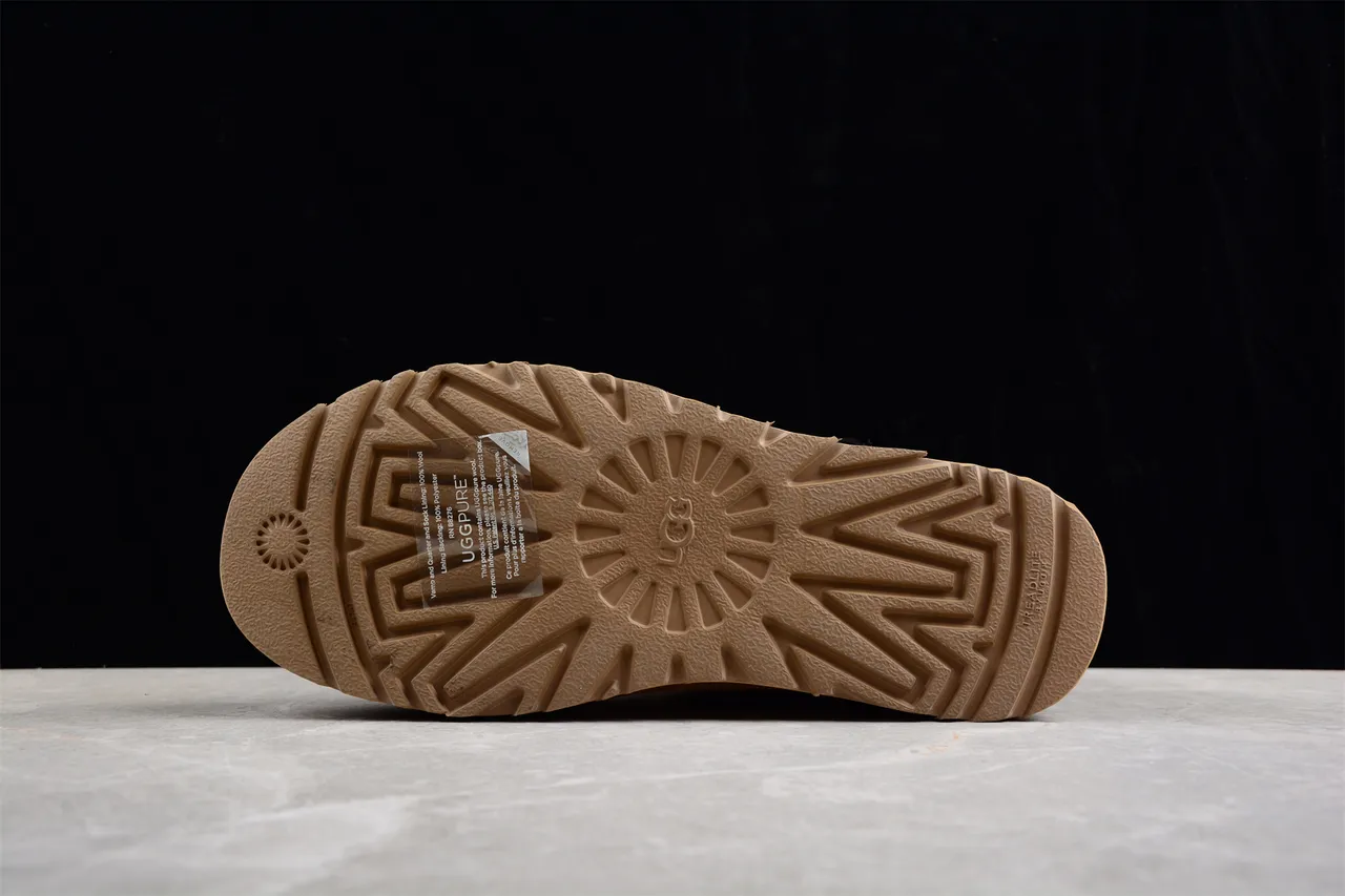UGG তান স্যুয়েড স্ট্র্যাপ ক্লোজার স্নো বুট 12