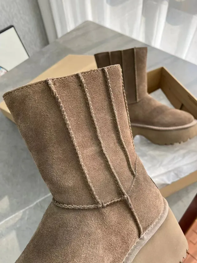 UGG Tasman Beige Brown Suede Upper Chunky Platform Sole Ankle Boots 7