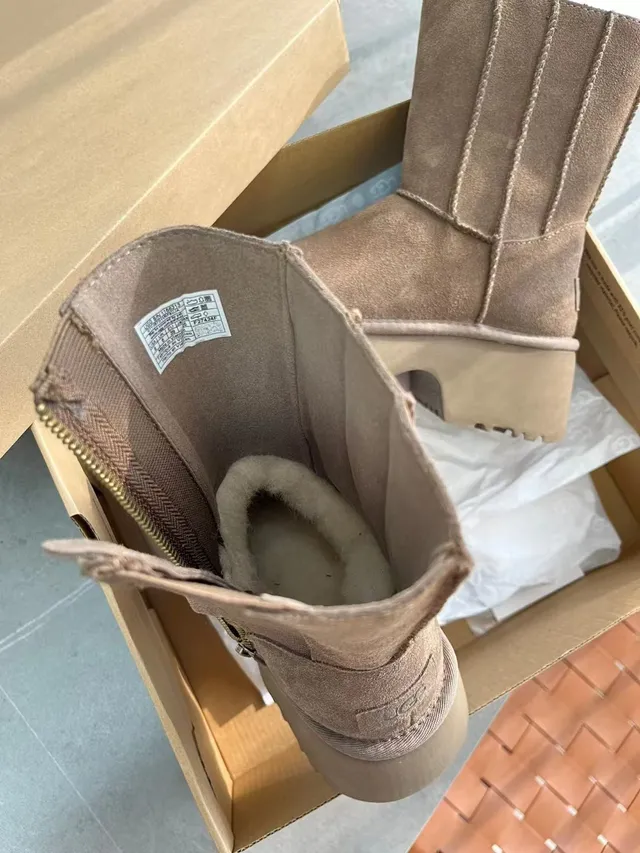 UGG Tasman Beige Brown Suede Upper Chunky Platform Sole Ankle Boots 9