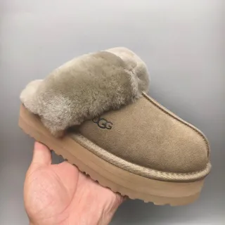 UGG Tasman 米色 羊毛皮 厚底拖鞋