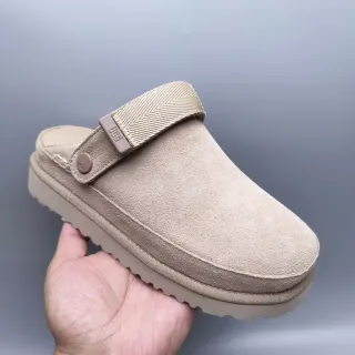 UGG Tasman Beige Suede Platform Slipper