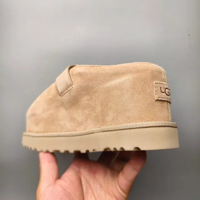 UGG Tasman भूरा सुड T-strap मरी जेन जूते 4