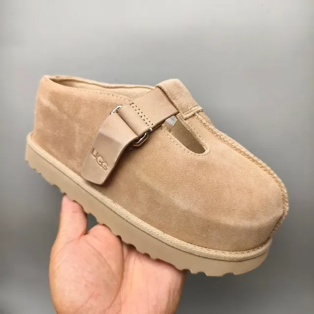 UGG Tasman भूरा सुड T-strap मरी जेन जूते 7