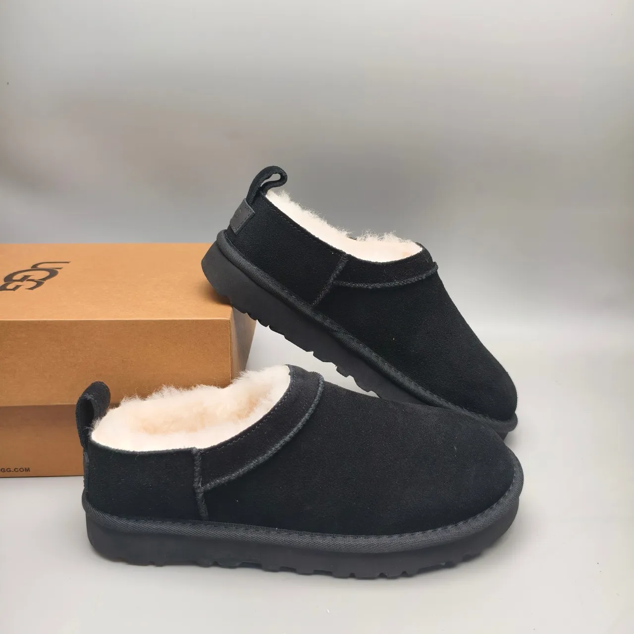 UGG Tasman أسود بيج جلد علوي مبطن بشيرلينج أحذية كاجوال 6