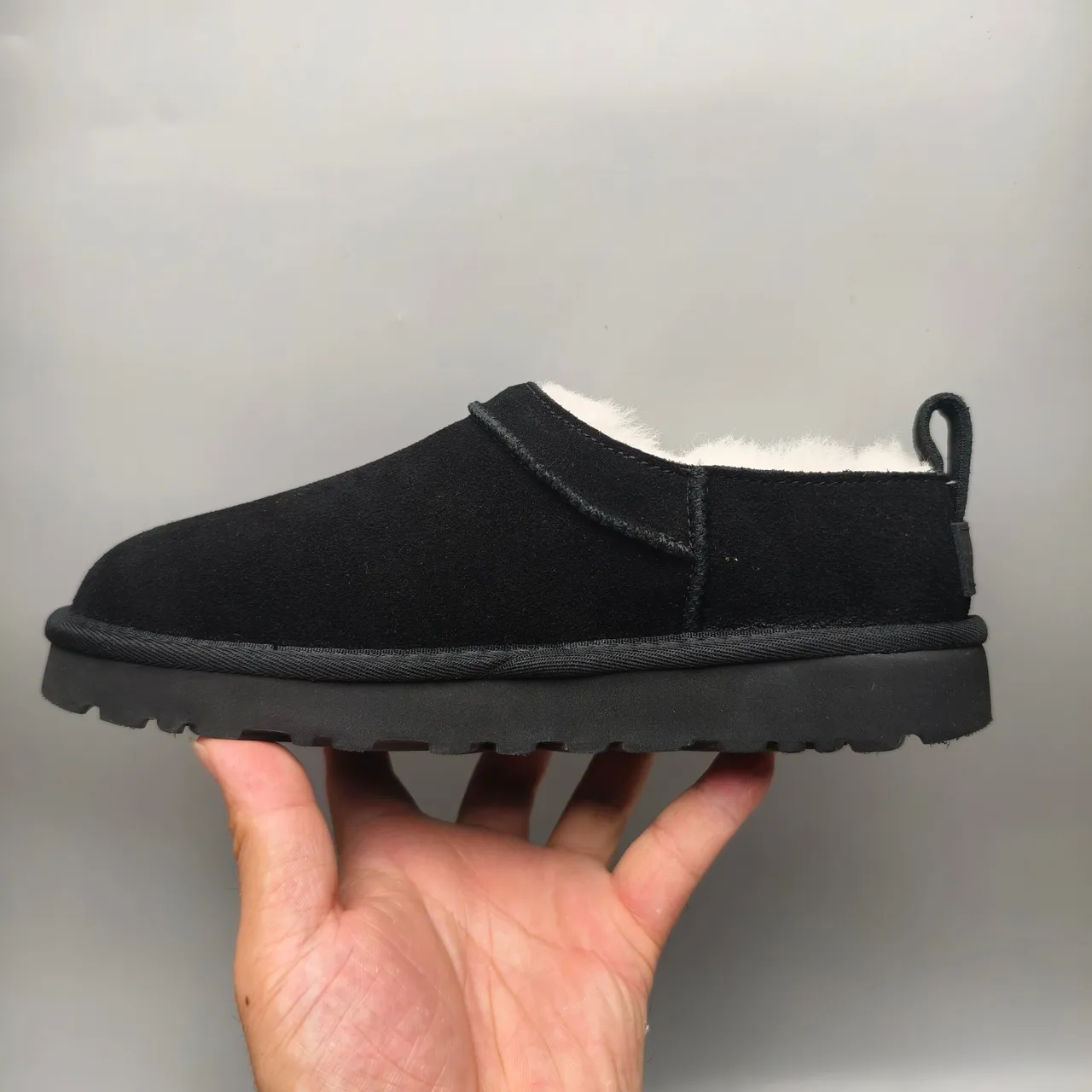UGG Tasman أسود بيج جلد علوي مبطن بشيرلينج أحذية كاجوال 7