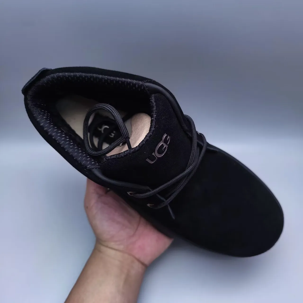 UGG Tasman কালো সুয়েড লেস-আপ এনকেল বুট 7