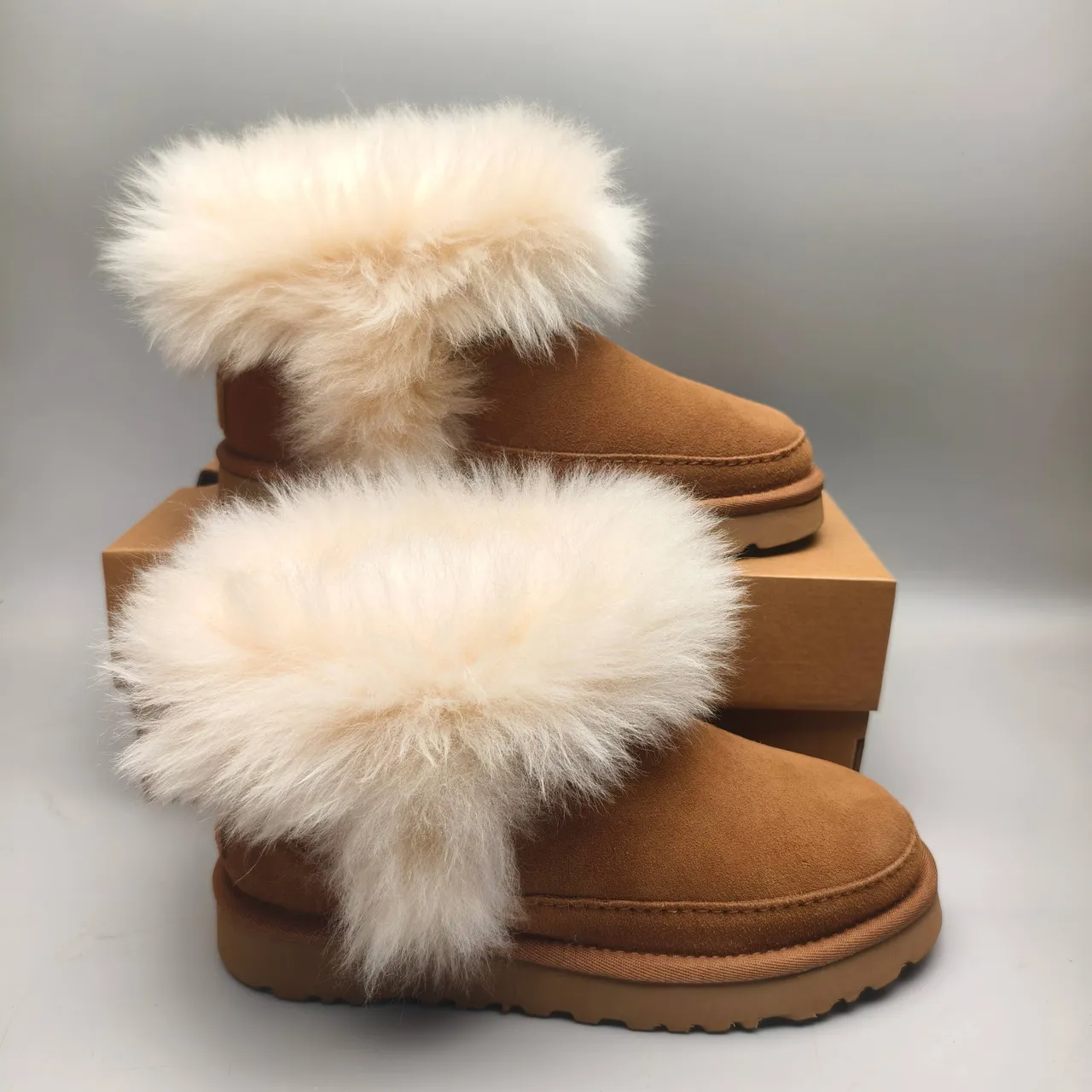 UGG Tasman 棕米色麂皮面料 超大羊毛袖口 雪靴 5